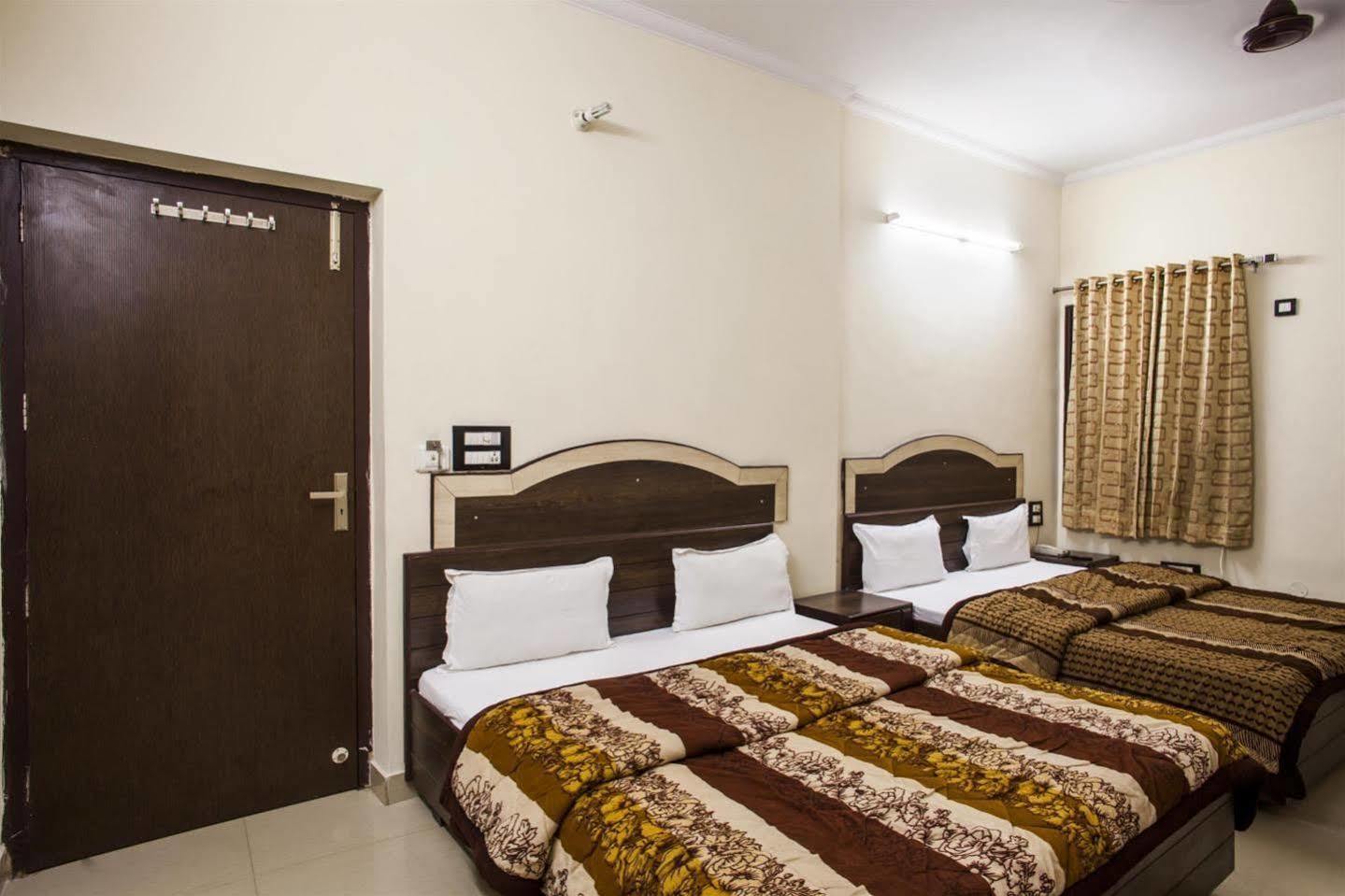 Hotel Gs Paradise Amritsar Zewnętrze zdjęcie